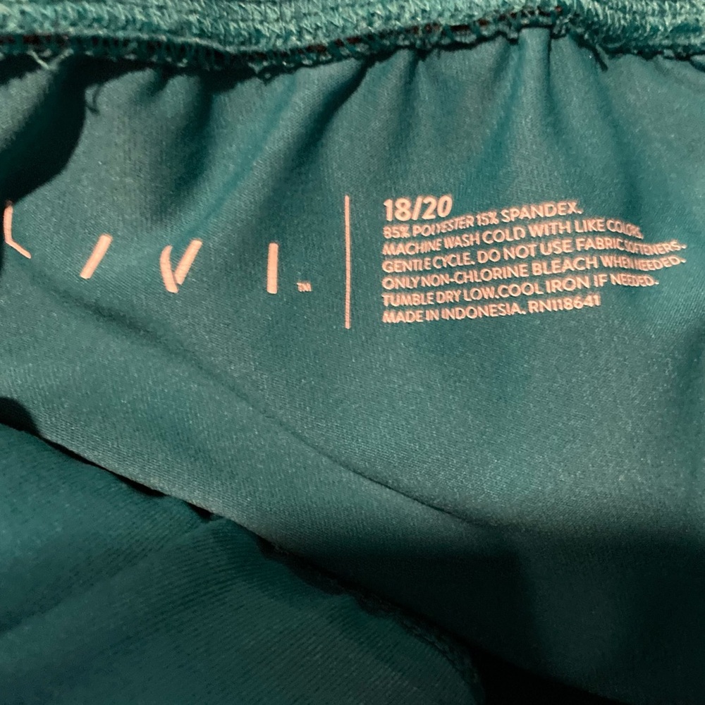 EUC LIVI Teal Blue Soft Bike Shorts with Side Pockets Plus Size 18/20 - Picture 6 of 6